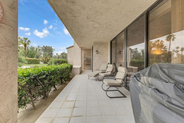 910 Island Drive 112, Rancho Mirage, CA 92270