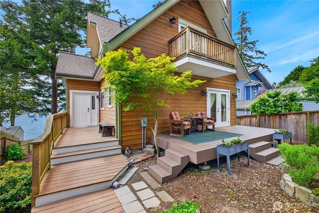 17946 Cobahud, La Conner, WA 98257