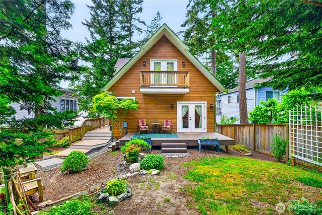 17946 Cobahud, La Conner, WA 98257