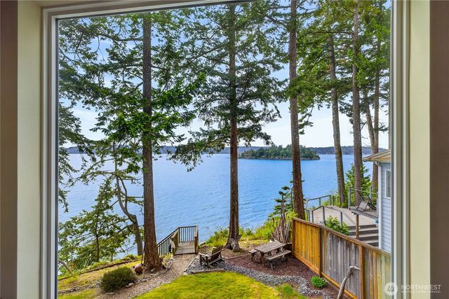 17946 Cobahud, La Conner, WA 98257