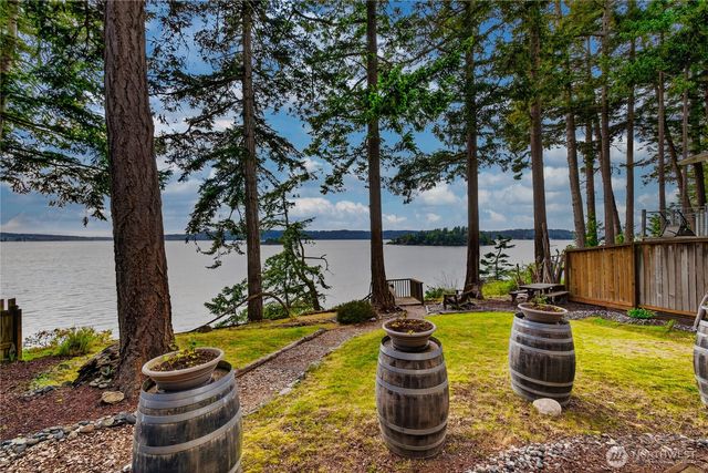 17946 Cobahud, La Conner, WA 98257