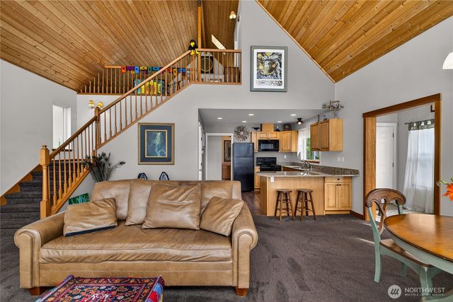 17946 Cobahud, La Conner, WA 98257