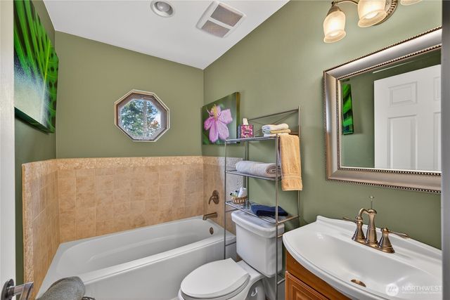 17946 Cobahud, La Conner, WA 98257