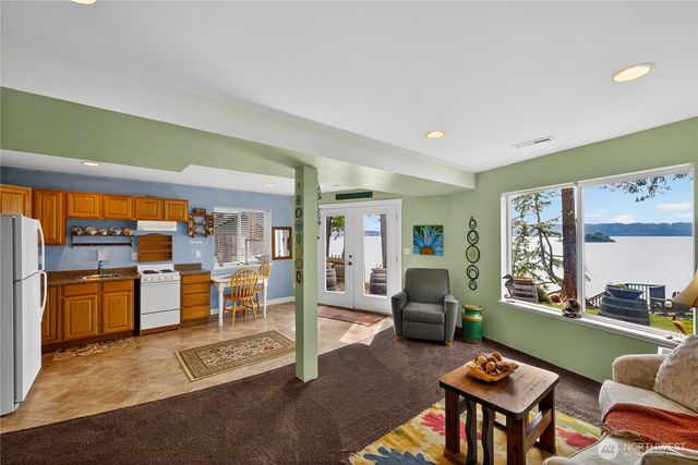 17946 Cobahud, La Conner, WA 98257