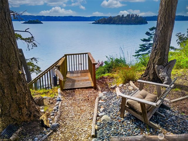 17946 Cobahud, La Conner, WA 98257