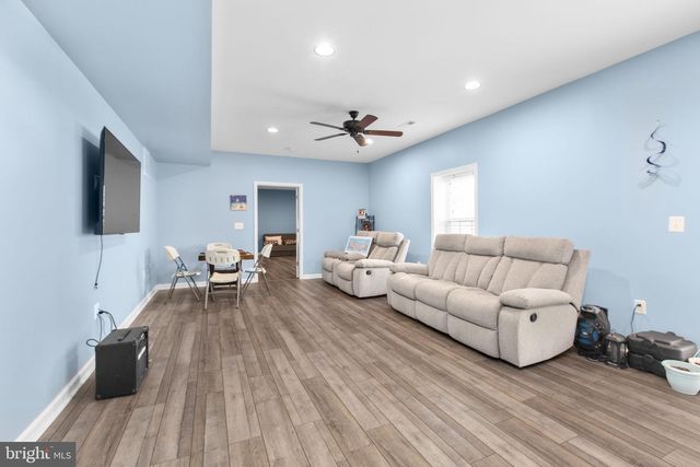 74 CROWNCREST RD, Fredericksburg, VA 22406