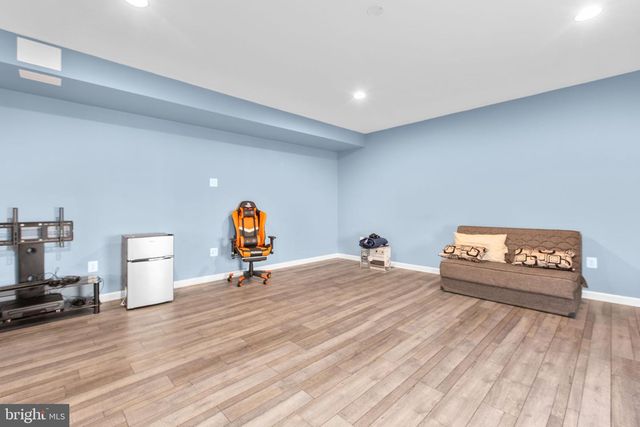 74 CROWNCREST RD, Fredericksburg, VA 22406