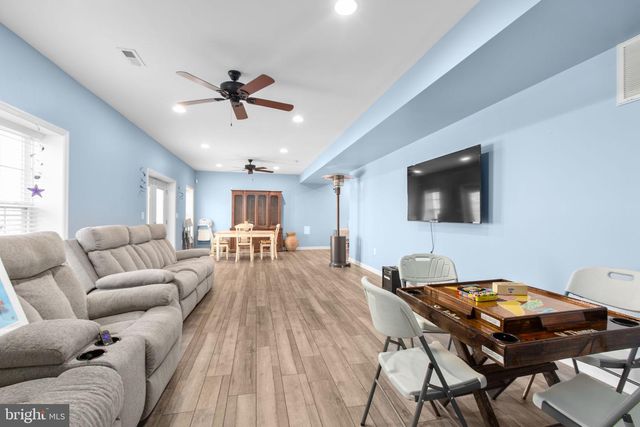 74 CROWNCREST RD, Fredericksburg, VA 22406