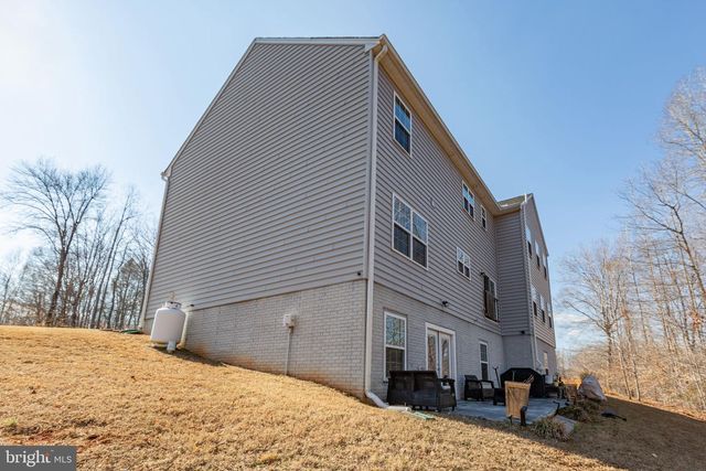 74 CROWNCREST RD, Fredericksburg, VA 22406