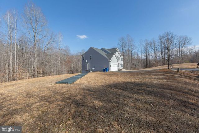 74 CROWNCREST RD, Fredericksburg, VA 22406