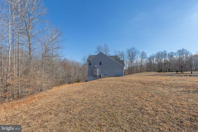 74 CROWNCREST RD, Fredericksburg, VA 22406