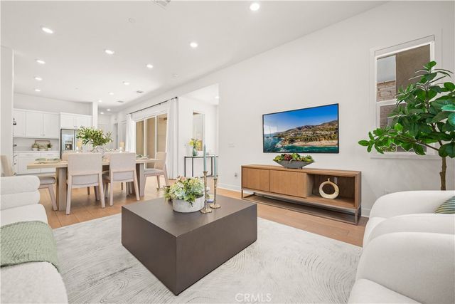 126 Baluster, Irvine, CA 92618