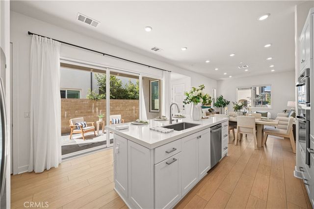 126 Baluster, Irvine, CA 92618