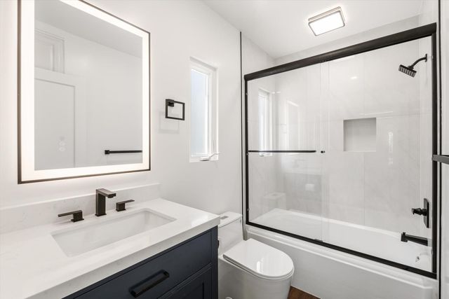 1981 9th Ave, Sacramento, CA 95818