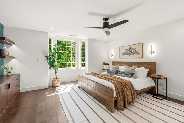 1981 9th Ave, Sacramento, CA 95818