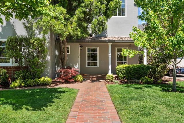 1981 9th Ave, Sacramento, CA 95818