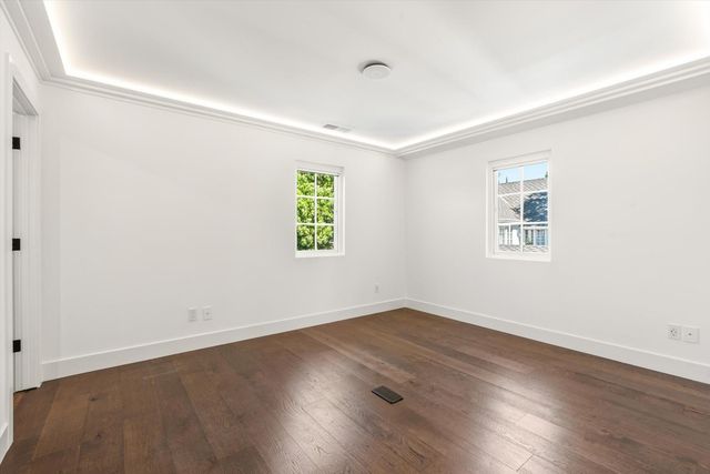 1981 9th Ave, Sacramento, CA 95818