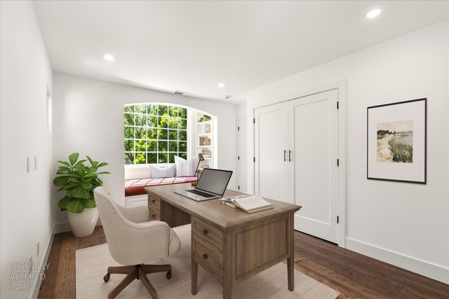 1981 9th Ave, Sacramento, CA 95818