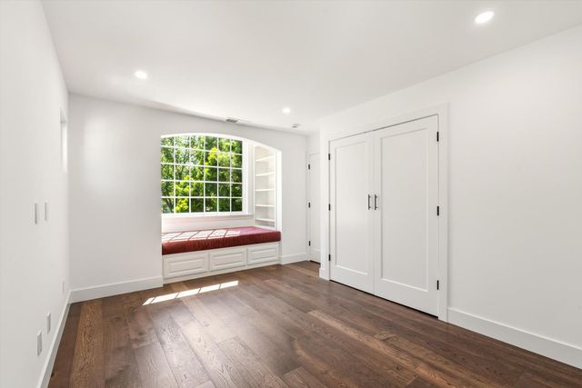 1981 9th Ave, Sacramento, CA 95818