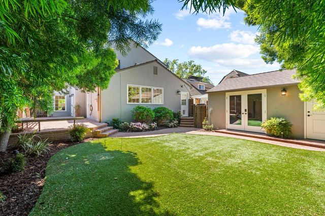 1981 9th Ave, Sacramento, CA 95818