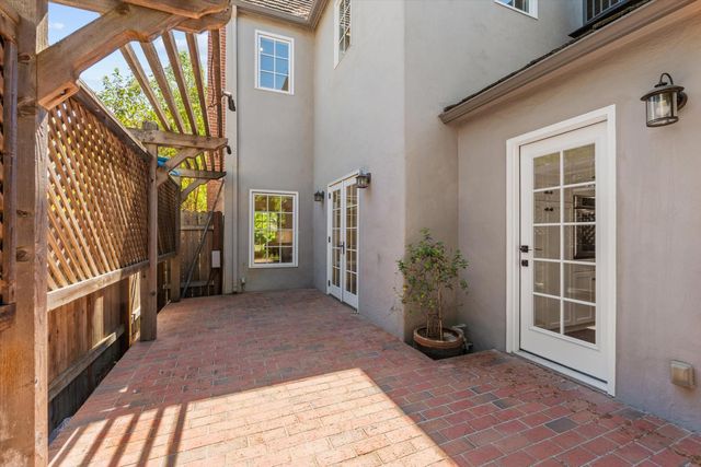 1981 9th Ave, Sacramento, CA 95818