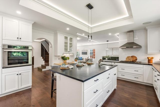 1981 9th Ave, Sacramento, CA 95818