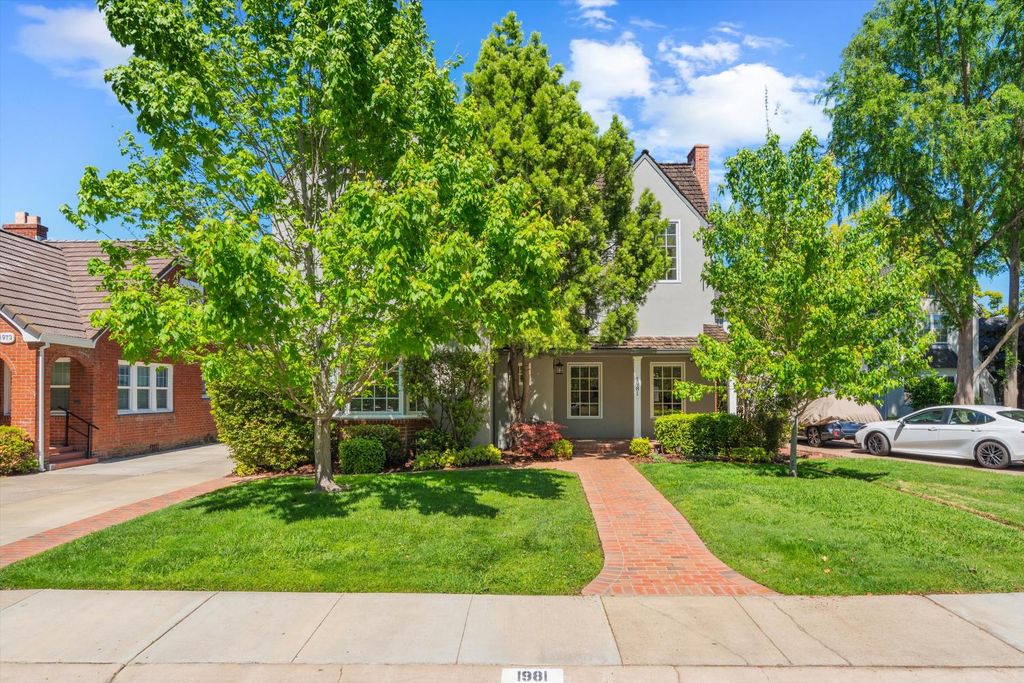 1981 9th Ave, Sacramento, CA 95818