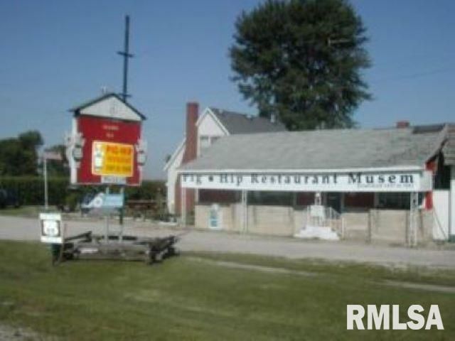 101 W OAK Street, Broadwell, IL 62634