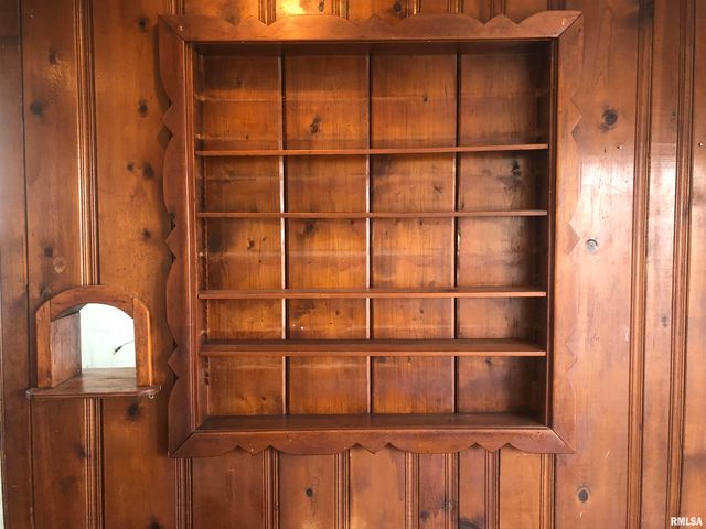 101 W OAK Street, Broadwell, IL 62634