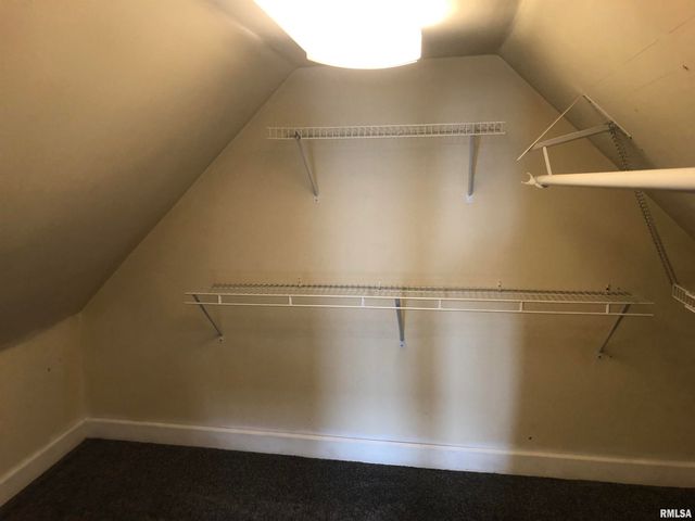 101 W OAK Street, Broadwell, IL 62634