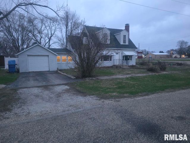 101 W OAK Street, Broadwell, IL 62634