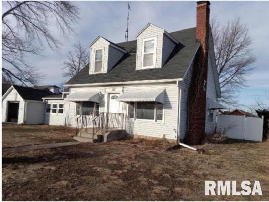 101 W OAK Street, Broadwell, IL 62634