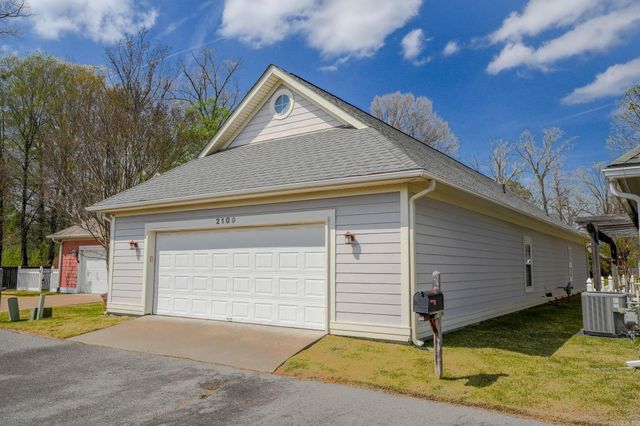 2109 Stagecoach Village Crt, Little Rock, AR 72210