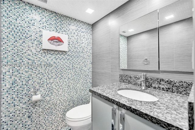 2030 S Ocean Dr 701, Hallandale Beach, FL 33009