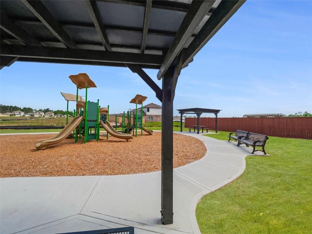 11618 Lazy Oaks Creek Drive, Magnolia, TX 77354