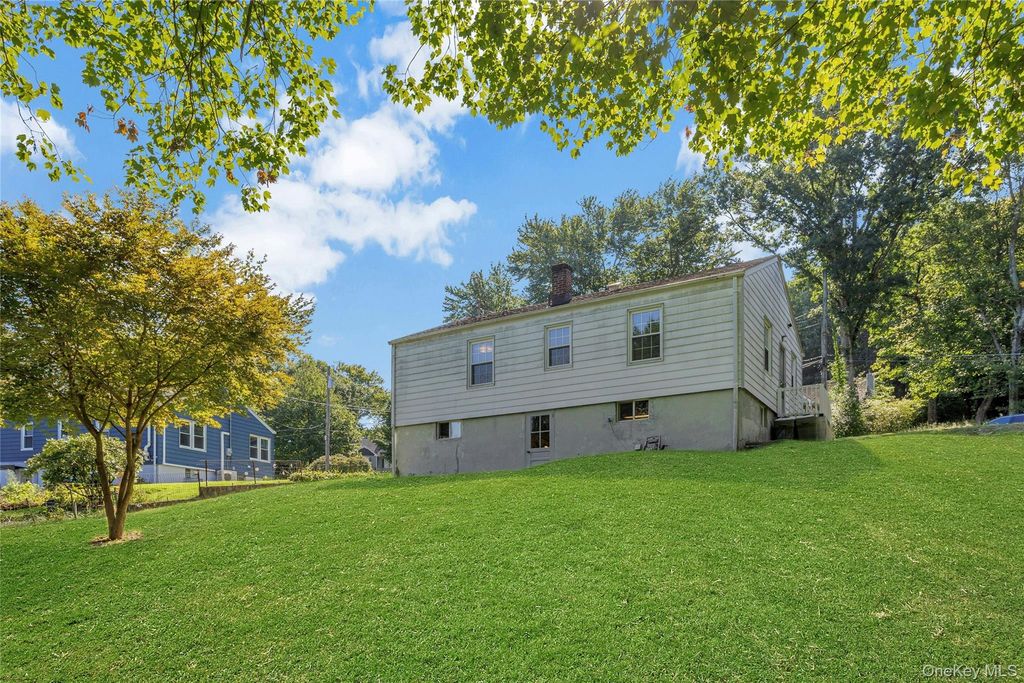 4 Crescent Drive, Cortlandt Manor, NY 10567 — photo 4