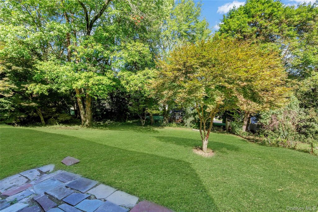 4 Crescent Drive, Cortlandt Manor, NY 10567 — photo 5