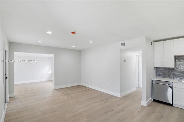 1400 NE 43rd Ct 1400, Pompano Beach, FL 33064