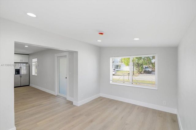 1400 NE 43rd Ct 1400, Pompano Beach, FL 33064