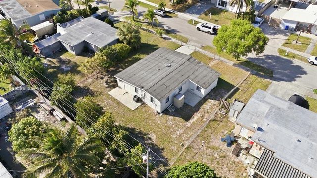 1400 NE 43rd Ct 1400, Pompano Beach, FL 33064