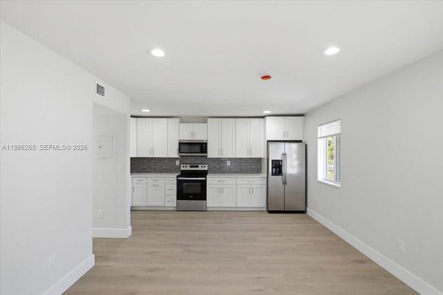 1400 NE 43rd Ct 1400, Pompano Beach, FL 33064