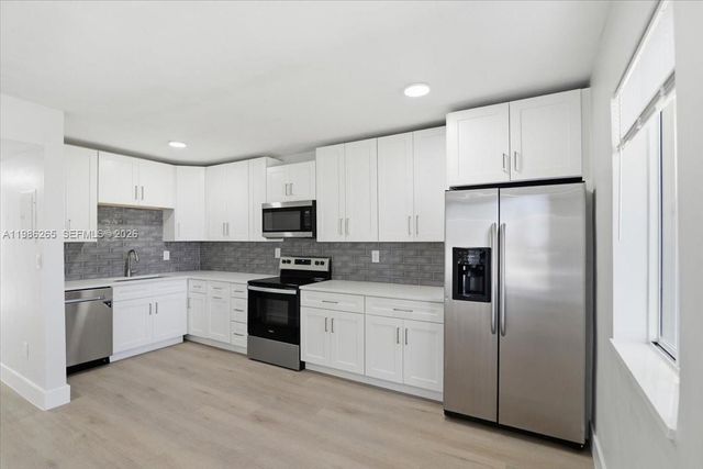 1400 NE 43rd Ct 1400, Pompano Beach, FL 33064