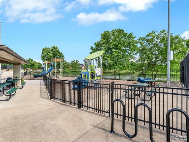 2798 Moon Crest Court, Washington, MO 63090