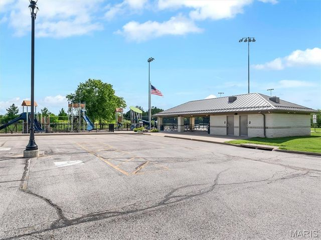 2798 Moon Crest Court, Washington, MO 63090