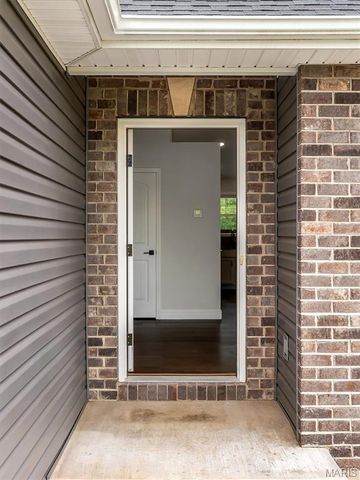 2798 Moon Crest Court, Washington, MO 63090