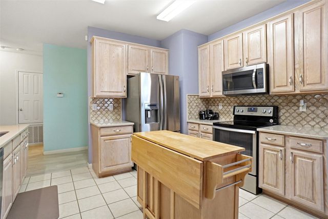 1140 Whispering Trail Circle, Lewisville, TX 75067