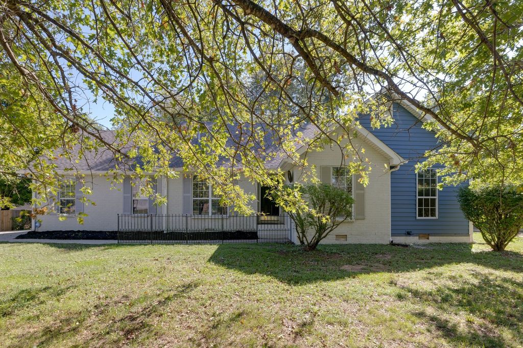 2023 Pecan Ridge Dr, Murfreesboro, TN 37128