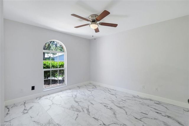 12329 Londonderry LN, Bonita Springs, FL 34135