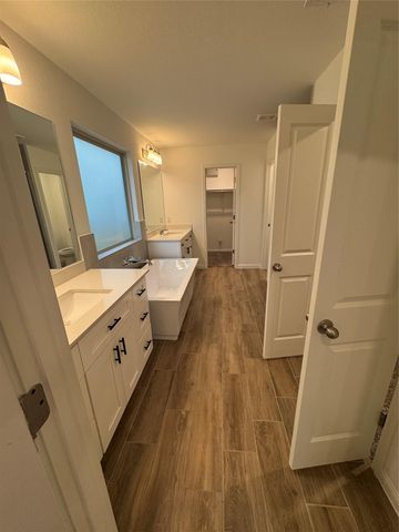 113 Caterpillar DR, Georgetown, TX 78628