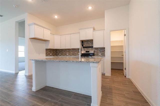 113 Caterpillar DR, Georgetown, TX 78628